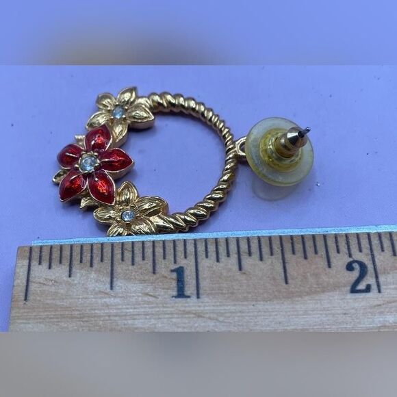 Avon Floral Hoop Earrings Red Enamel Gold Tone Rhinestone Pierced Holiday 1" - Picture 4 of 4